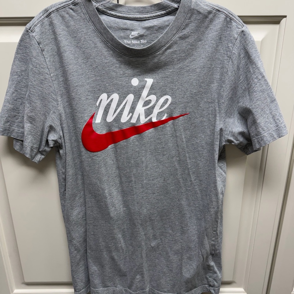 Nike Men's Heather Gray Tee with Red Swoosh